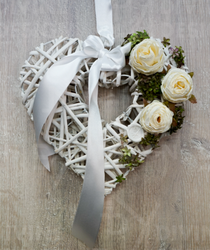 Romantické srdce - bílé růže