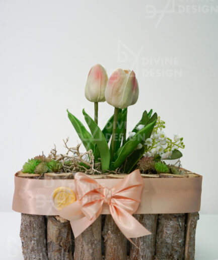 Velikonoční dřevěný truhlík s tulipány